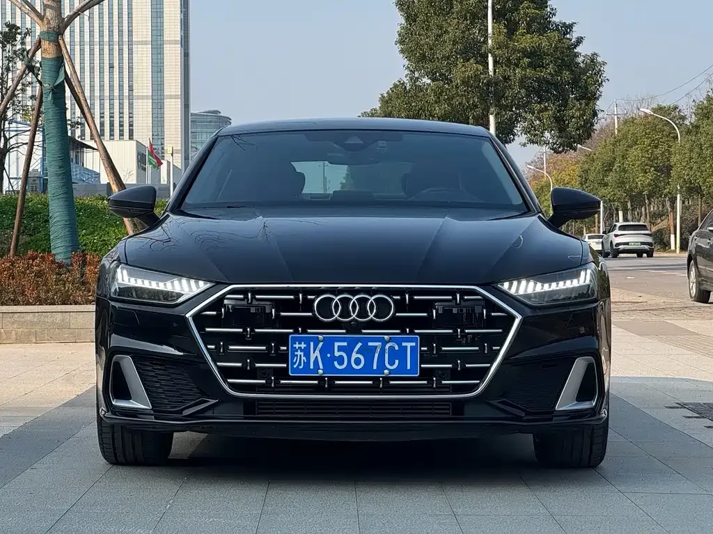 Audi A7L — фото 8