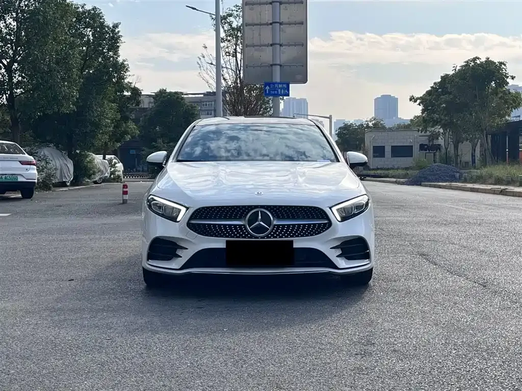 Mercedes-Benz A-Class 2023 из CN, фото 10