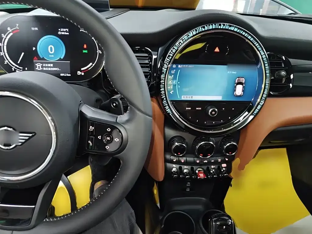 MINI Cooper (3-door) 2023 из CN, фото 10