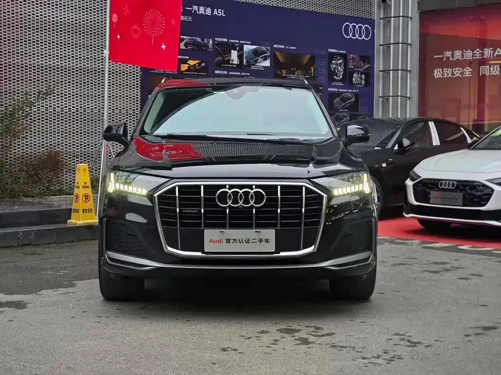 Audi Q7 — фото 8