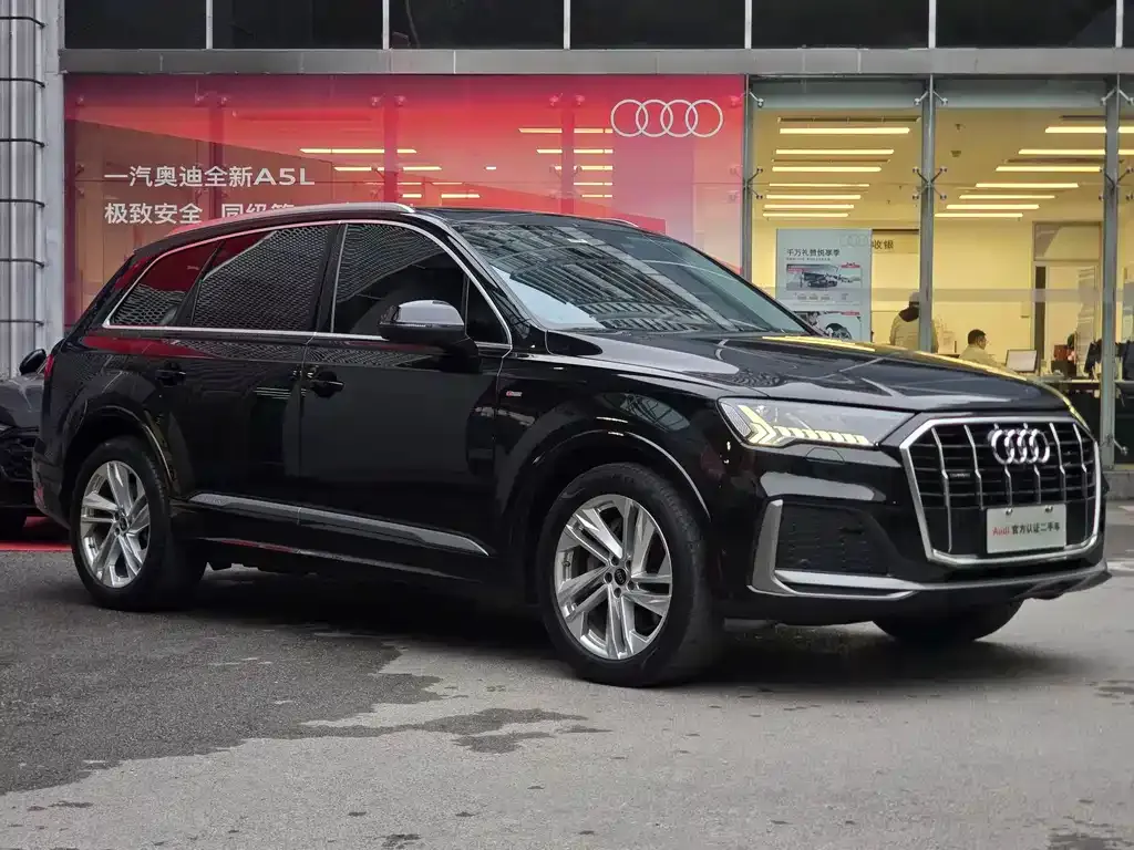 Audi Q7 — фото 6