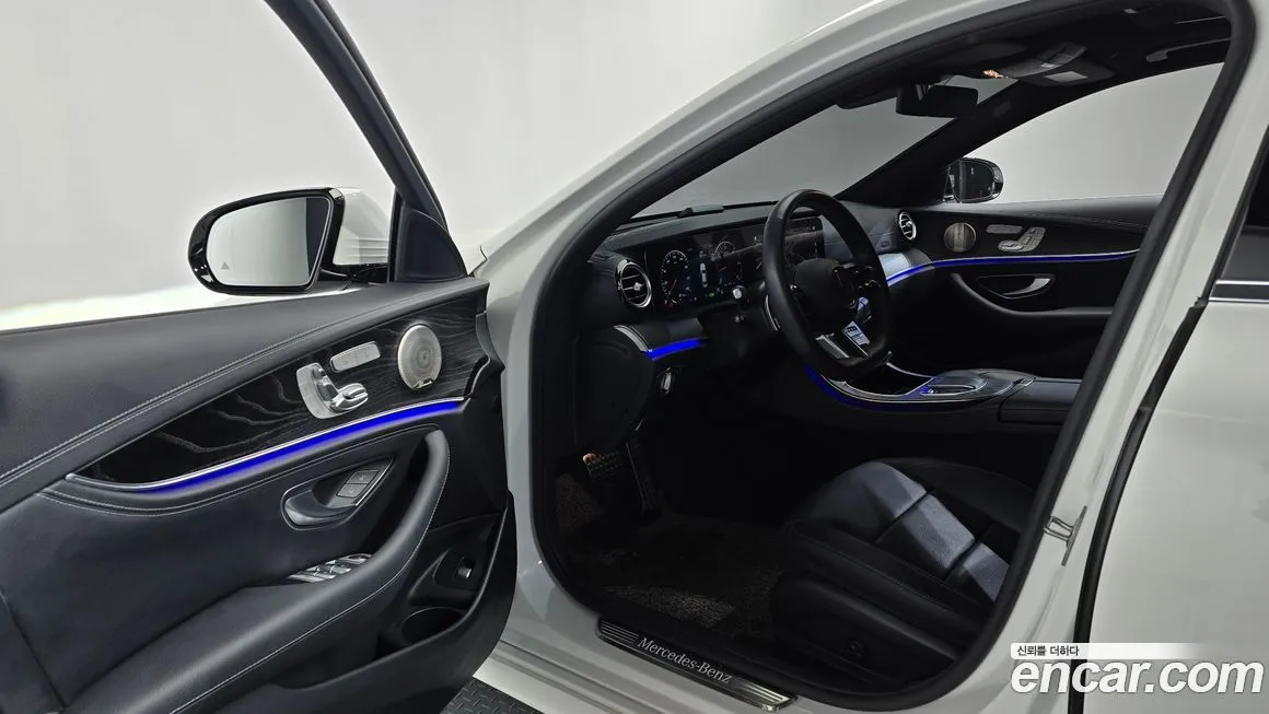 Mercedes-Benz E-Class — фото 4