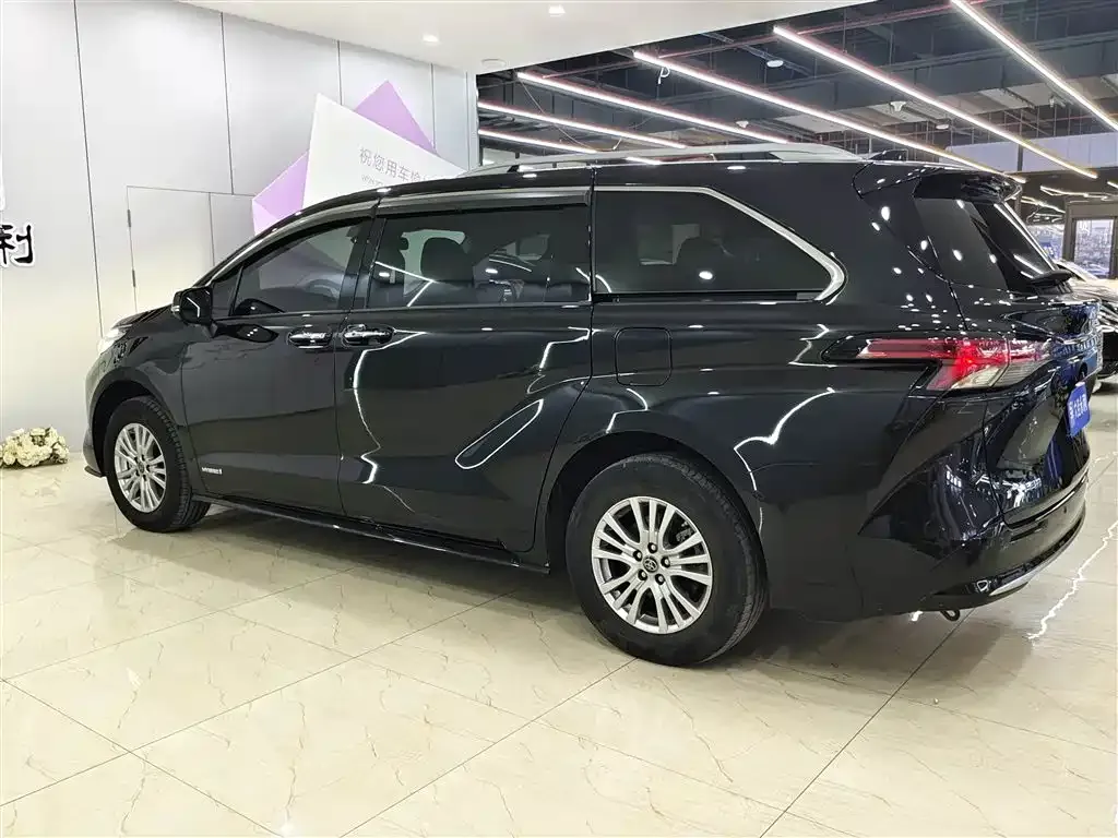 Toyota Sienna 2022 из CN, фото 5