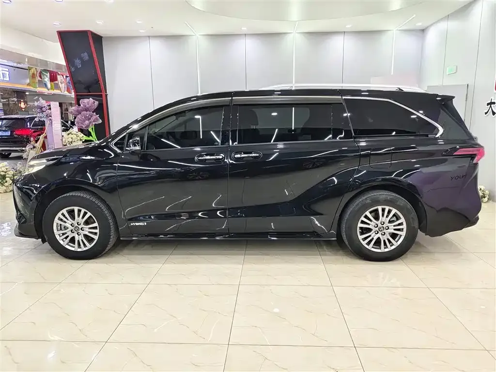 Toyota Sienna 2022 из CN, фото 4