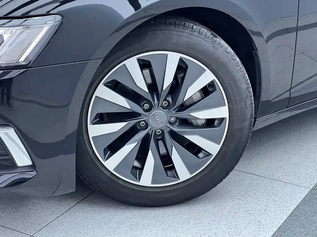 Audi A6L 2021 из CN, фото 8