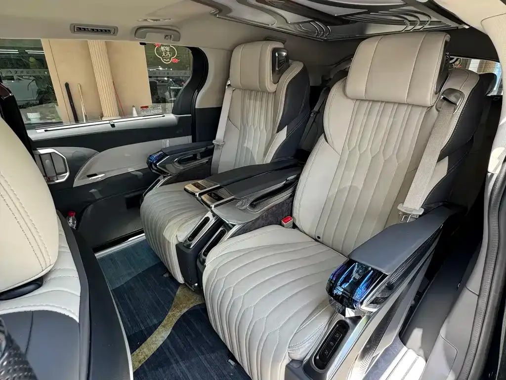 Toyota Sienna 2024 из CN, фото 6