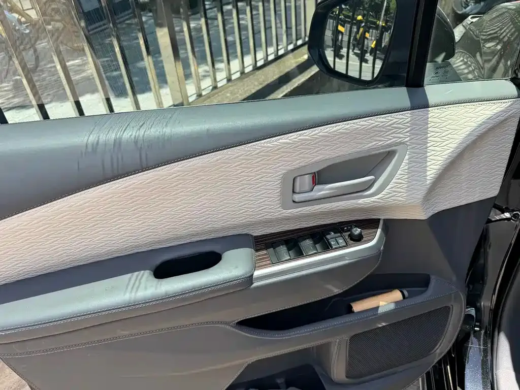 Toyota Sienna 2024 из CN, фото 7
