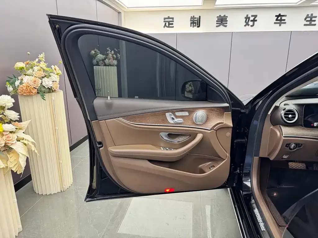 Mercedes-Benz E-Class 2022 из CN, фото 3
