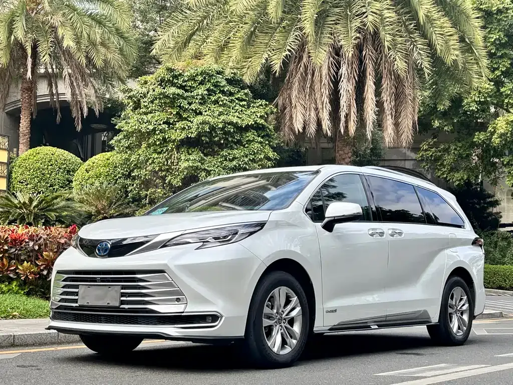 Toyota Sienna 2022 из CN, фото 1