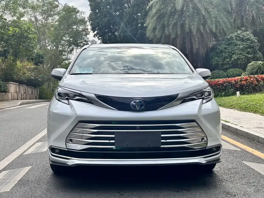 Toyota Sienna 2022 из CN, фото 6