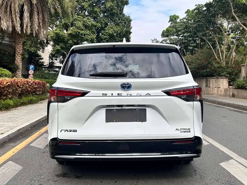 Toyota Sienna 2022 из CN, фото 5