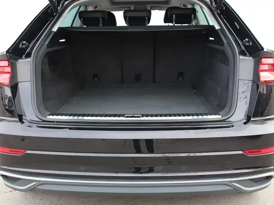 Audi Q8 2021 из CN, фото 8