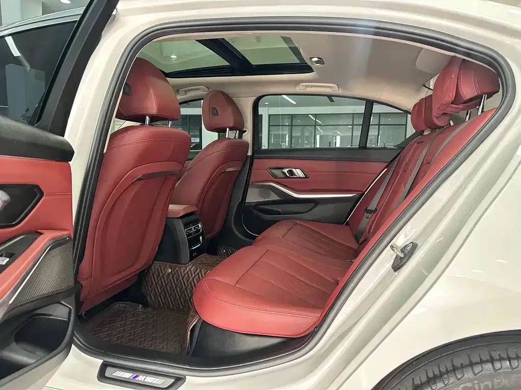 BMW 3 Series 2023 из CN, фото 9