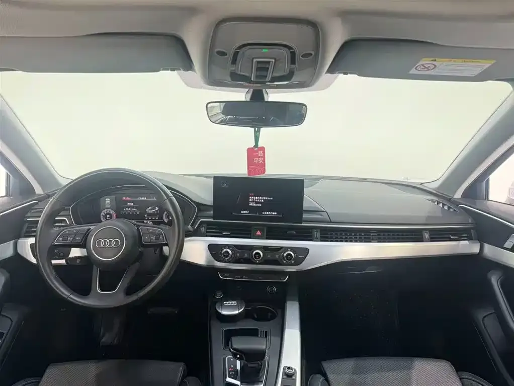 Audi A4L 2023 из CN, фото 4