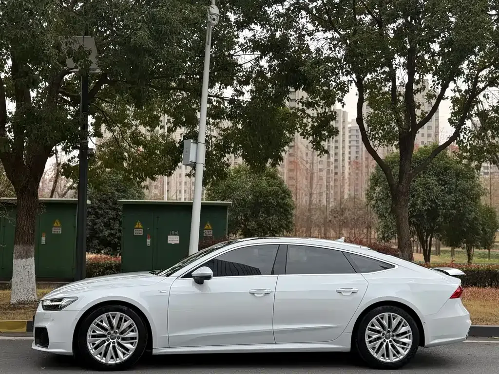Audi A7 2021 из CN, фото 9