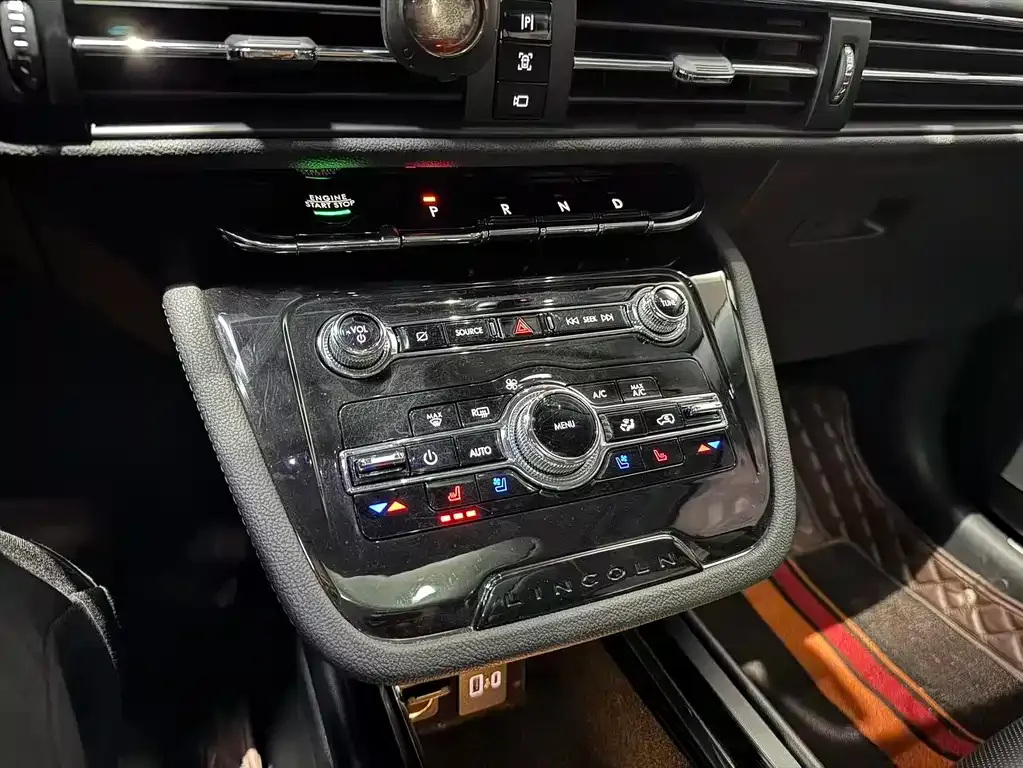 Lincoln Corsair — фото 8