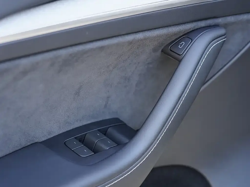 Tesla Model Y 2024 из CN, фото 2
