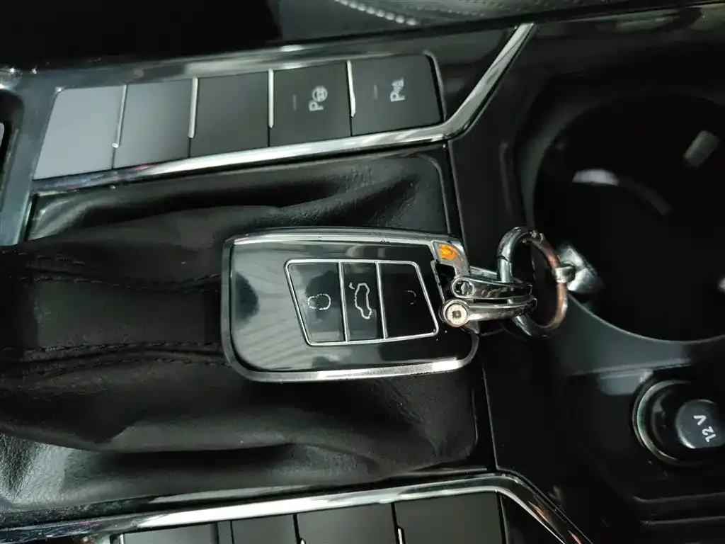 Volkswagen Passat 2022 из CN, фото 2