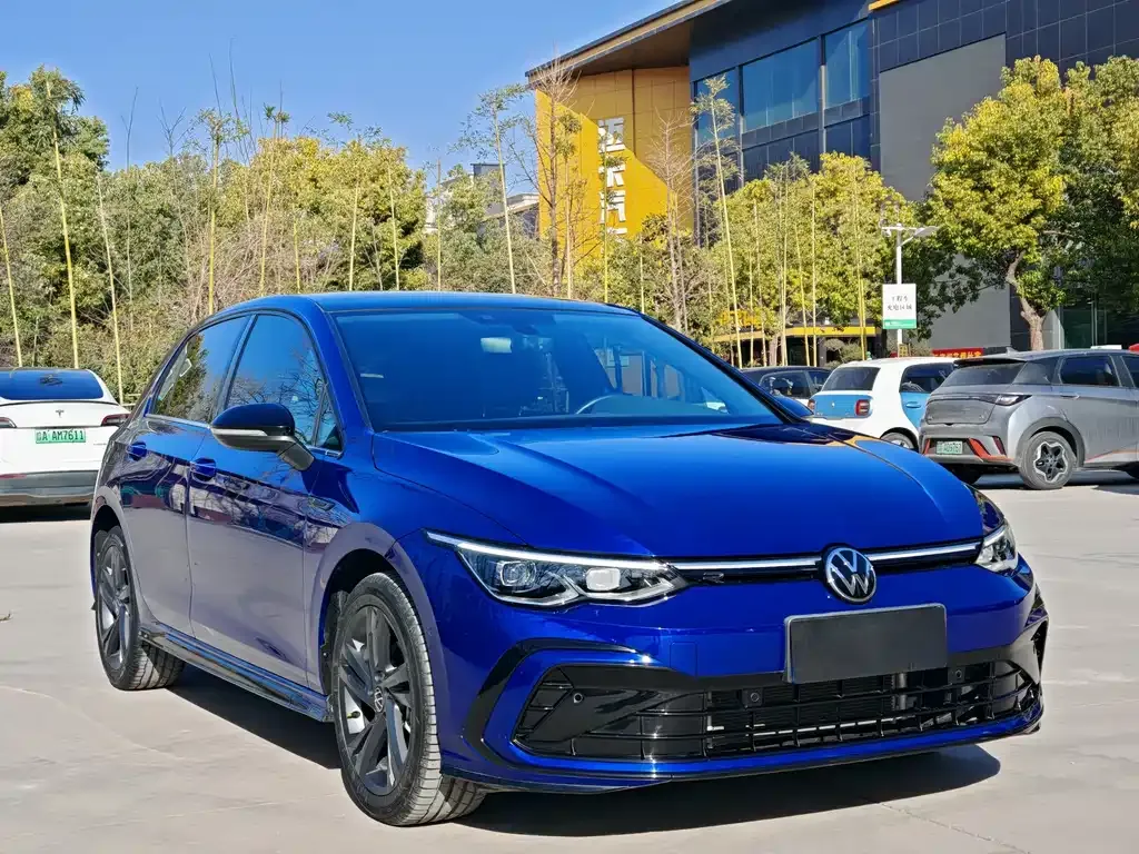 Volkswagen Golf 2023 из CN, фото 10