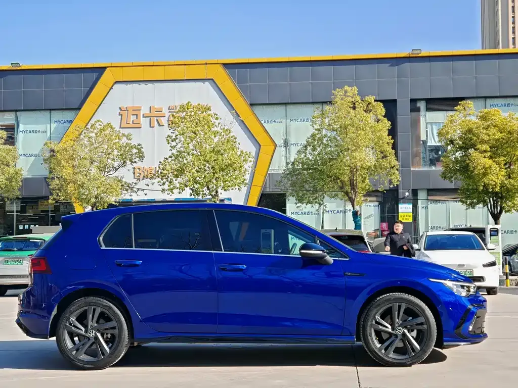 Volkswagen Golf 2023 из CN, фото 5