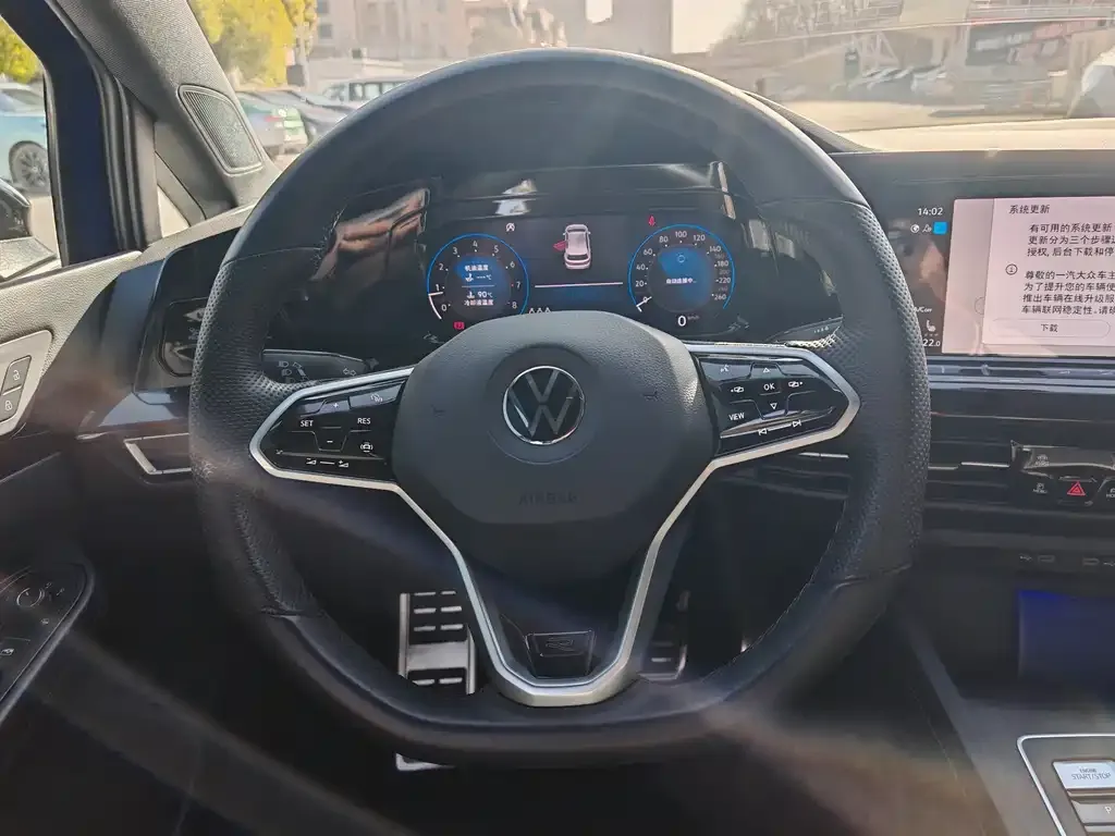 Volkswagen Golf 2023 из CN, фото 7
