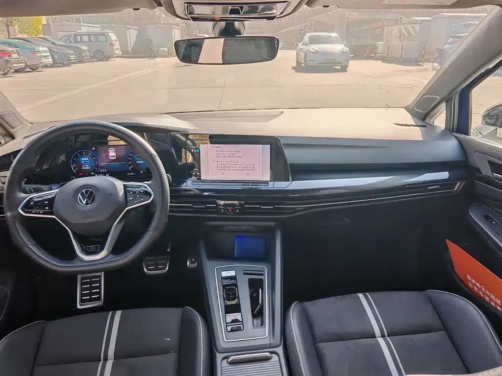 Volkswagen Golf 2023 из CN, фото 6