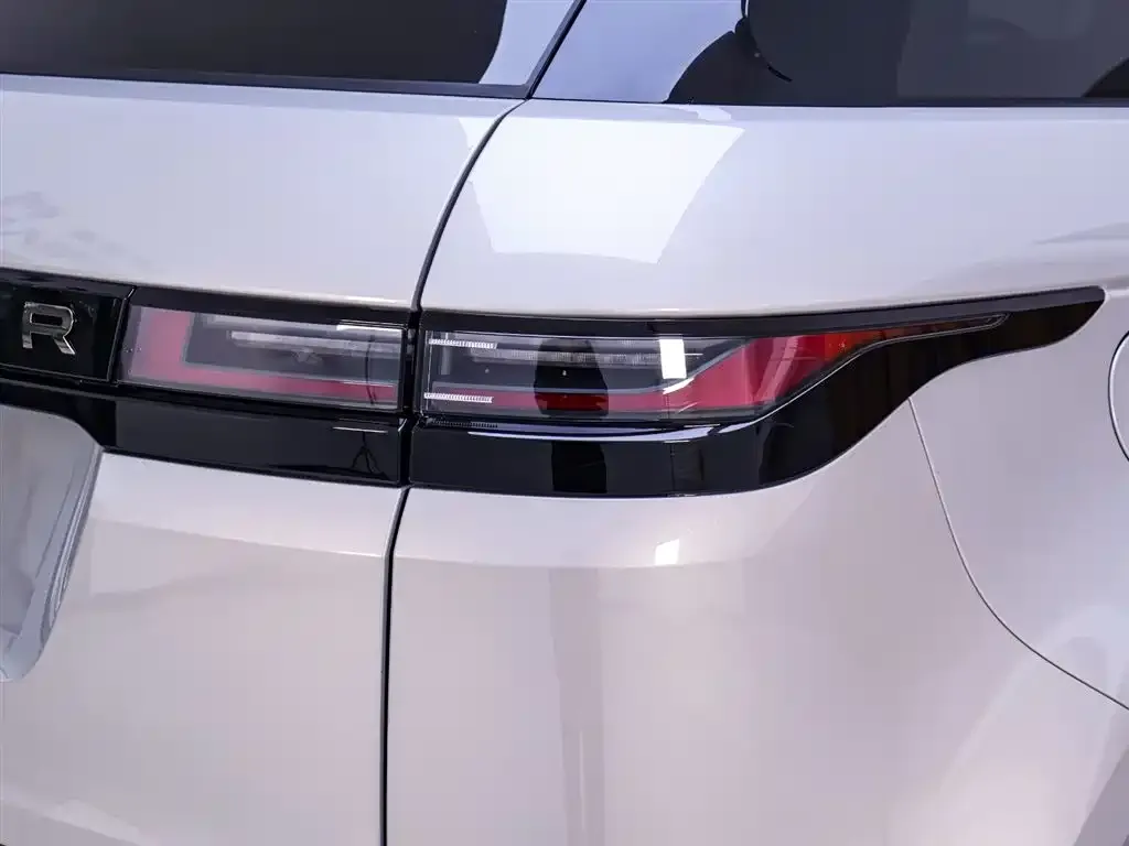 Land Rover Evoque 2024 из CN, фото 3
