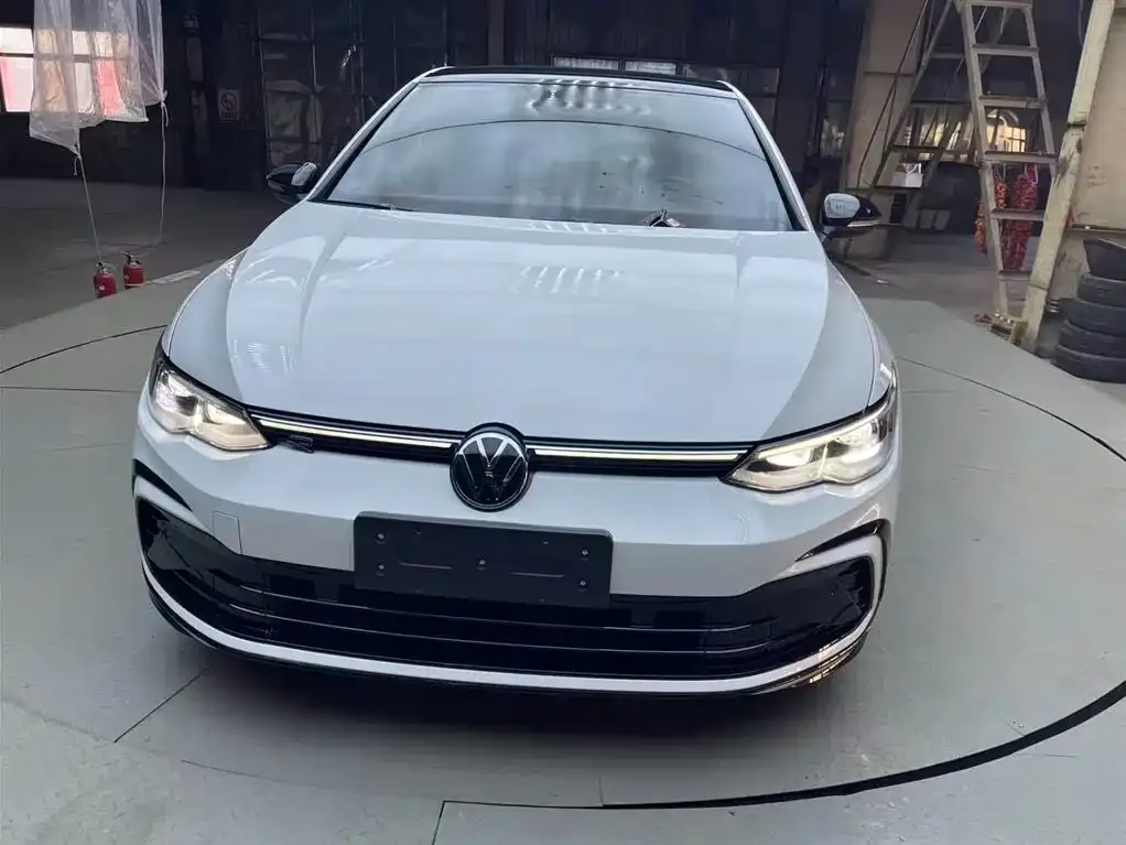 Volkswagen Golf 2023 из CN, фото 4