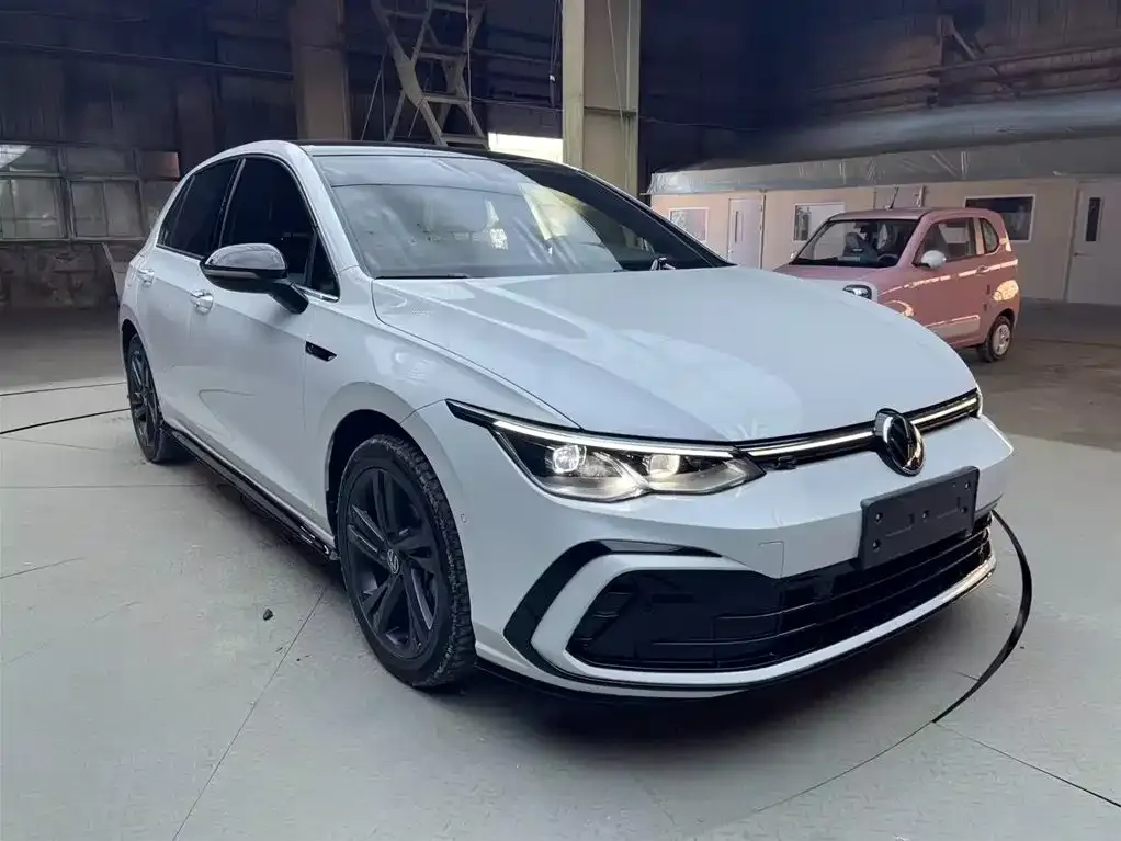 Volkswagen Golf 2023 из CN, фото 8