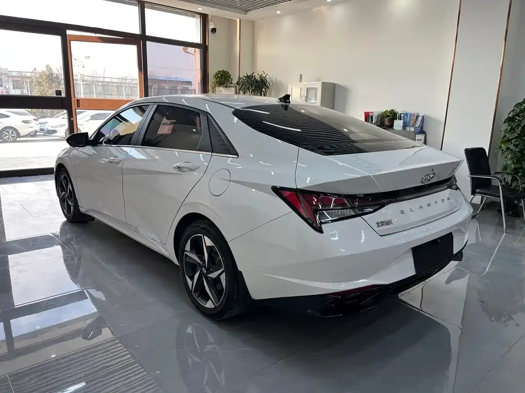 Hyundai Elantra 2024 из CN, фото 4
