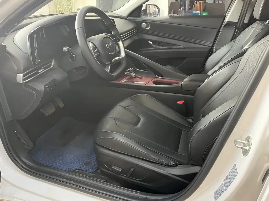 Hyundai Elantra 2024 из CN, фото 2