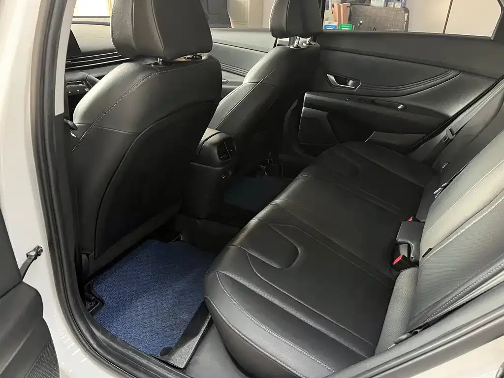 Hyundai Elantra 2024 из CN, фото 3