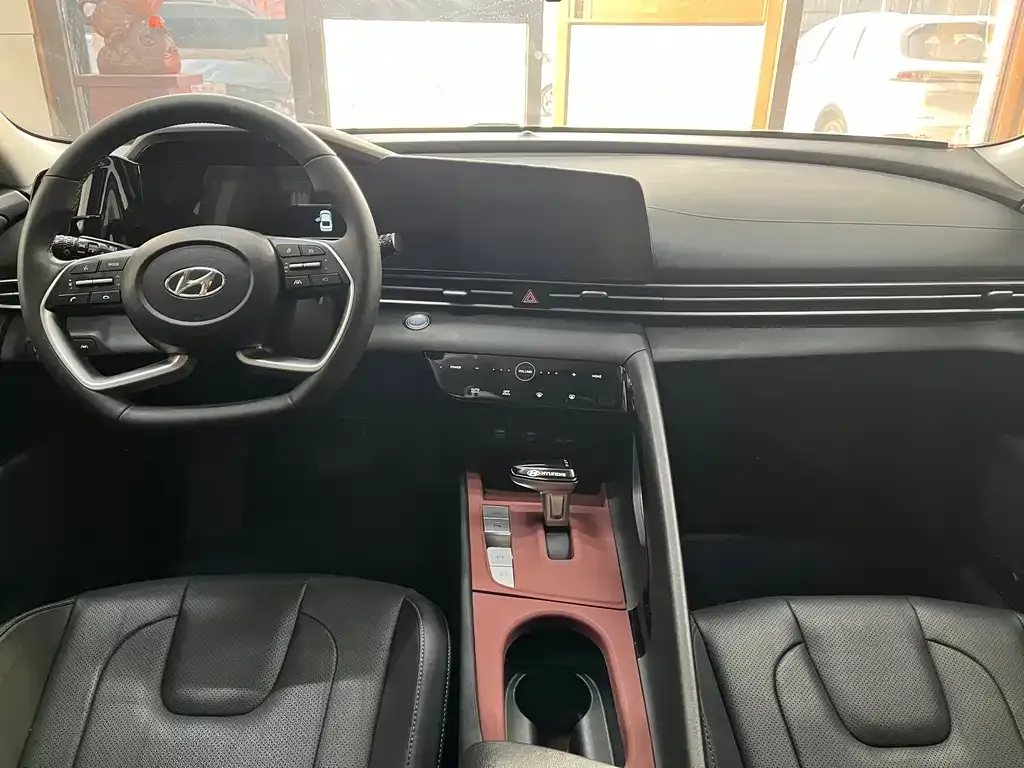 Hyundai Elantra 2024 из CN, фото 10