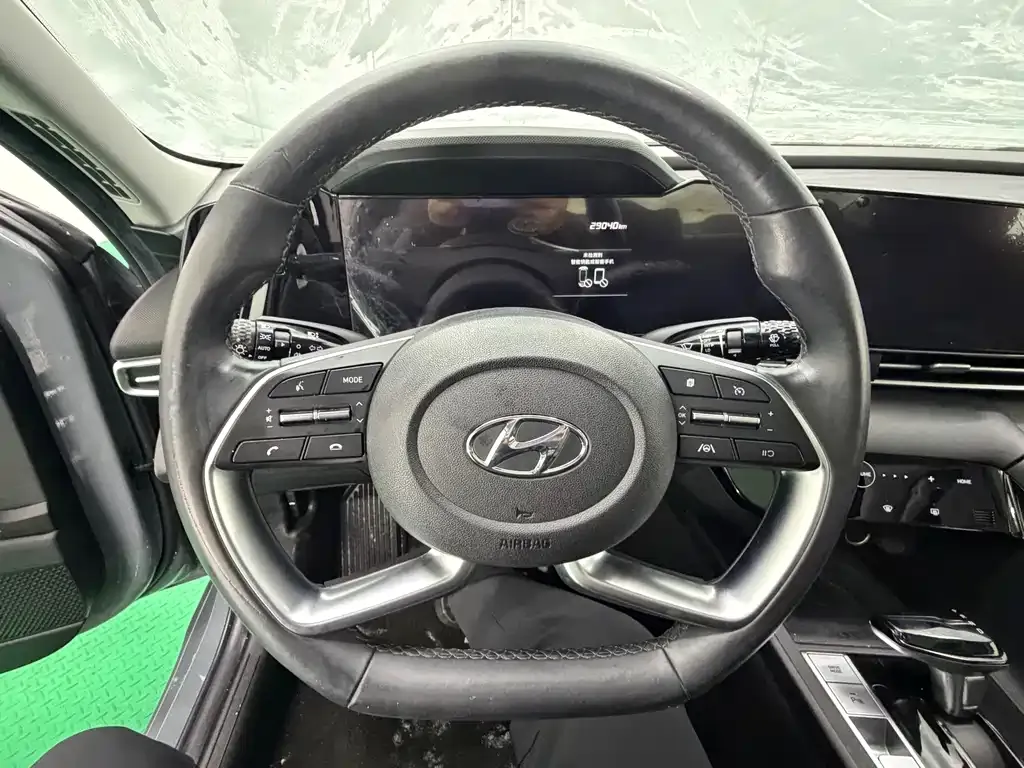 Hyundai Elantra — фото 8