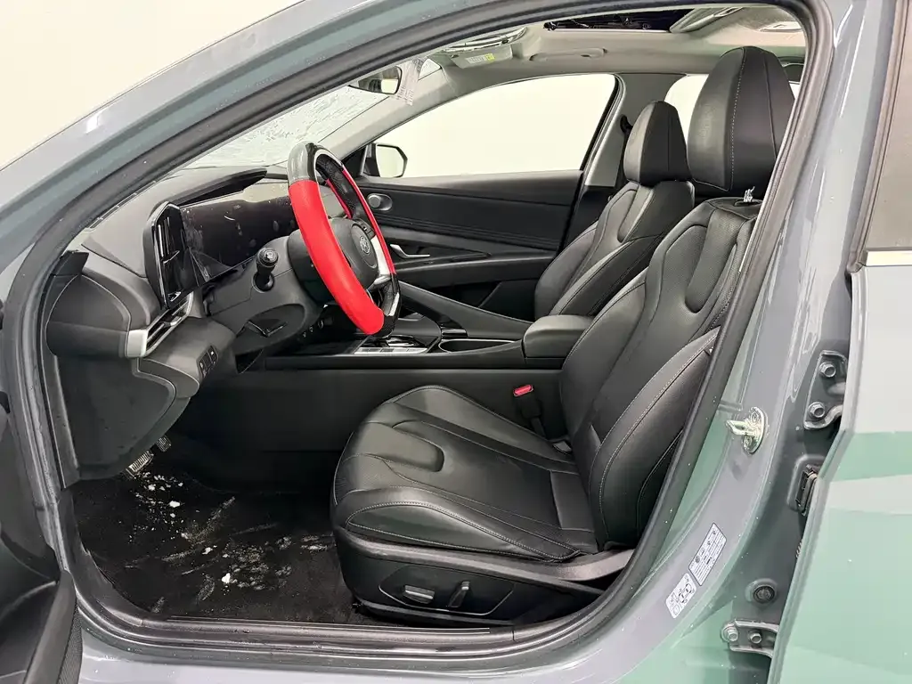 Hyundai Elantra — фото 10