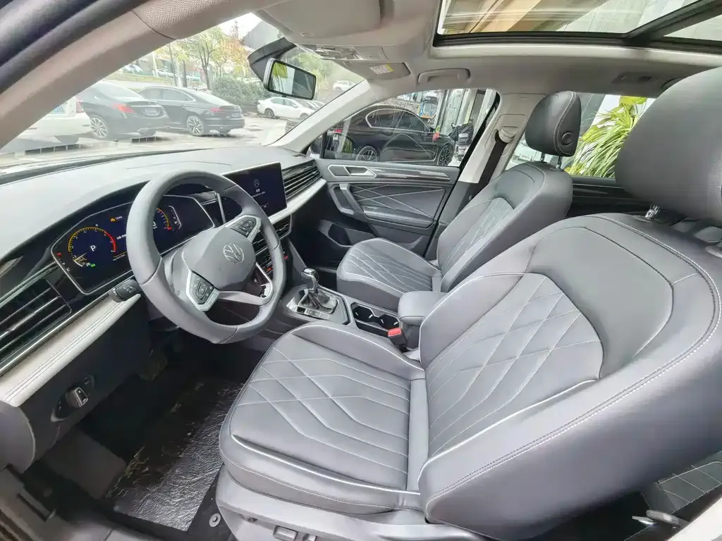 Volkswagen Tiguan L 2025 из CN, фото 3