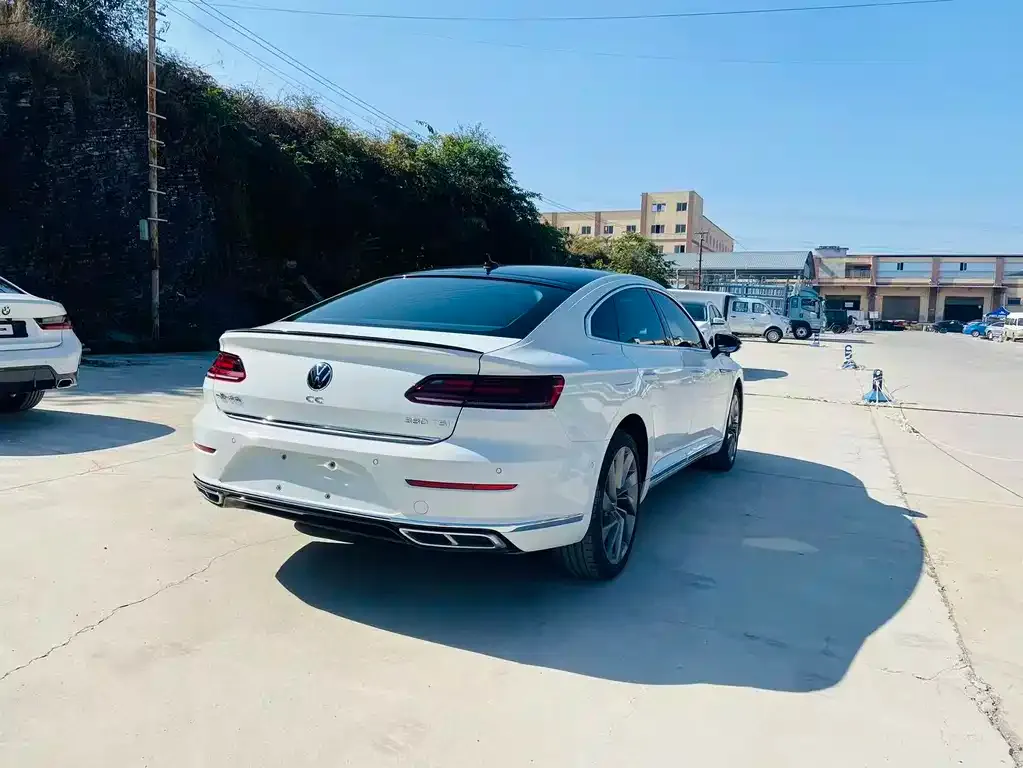 Volkswagen CC 2023 из CN, фото 4