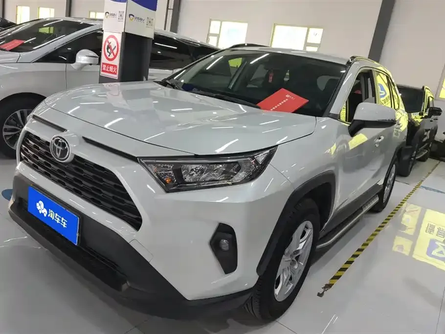 Toyota RAV4 2024 из CN, фото 1