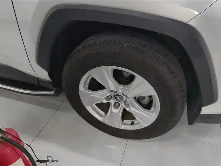 Toyota RAV4 2024 из CN, фото 6