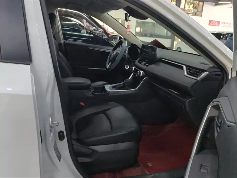 Toyota RAV4 2024 из CN, фото 8