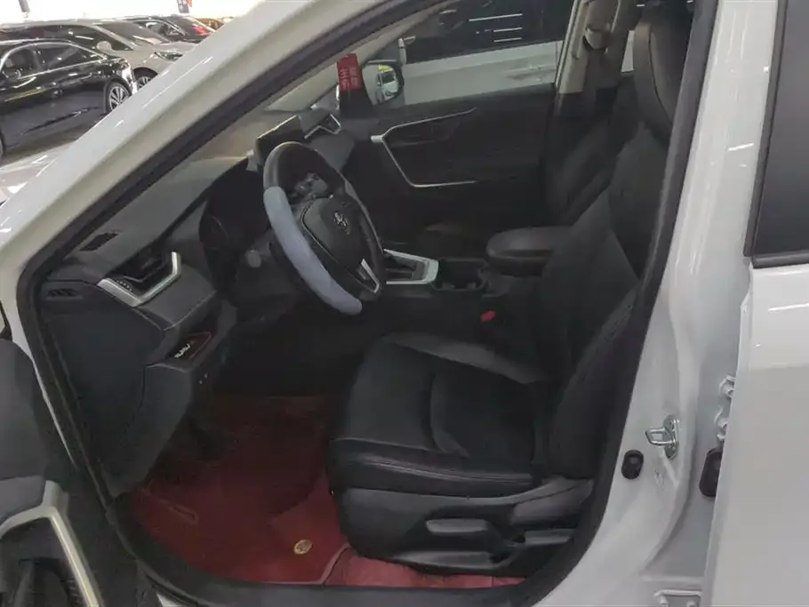 Toyota RAV4 2024 из CN, фото 9