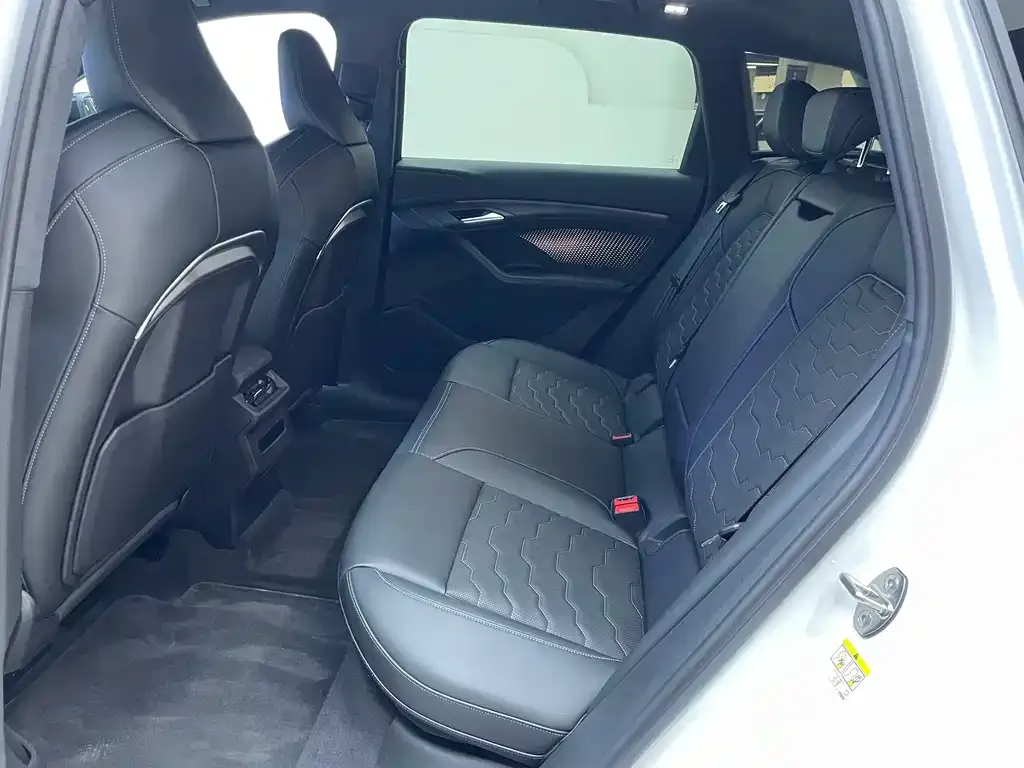 Audi Q6L e-tron 2025 из CN, фото 7