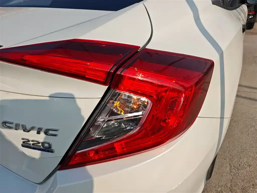 Honda Civic 2021 из CN, фото 2
