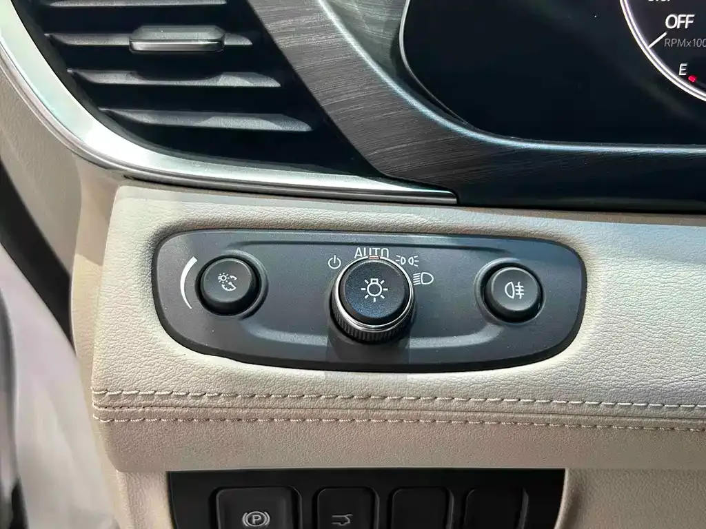 Buick GL8 2023 из CN, фото 7