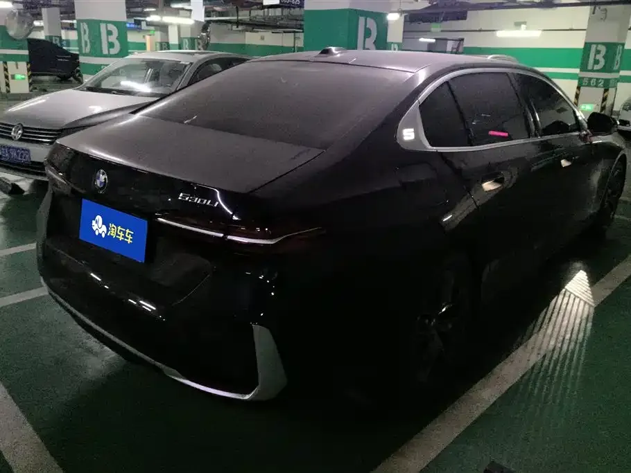 BMW 5 Series 2024 из CN, фото 2