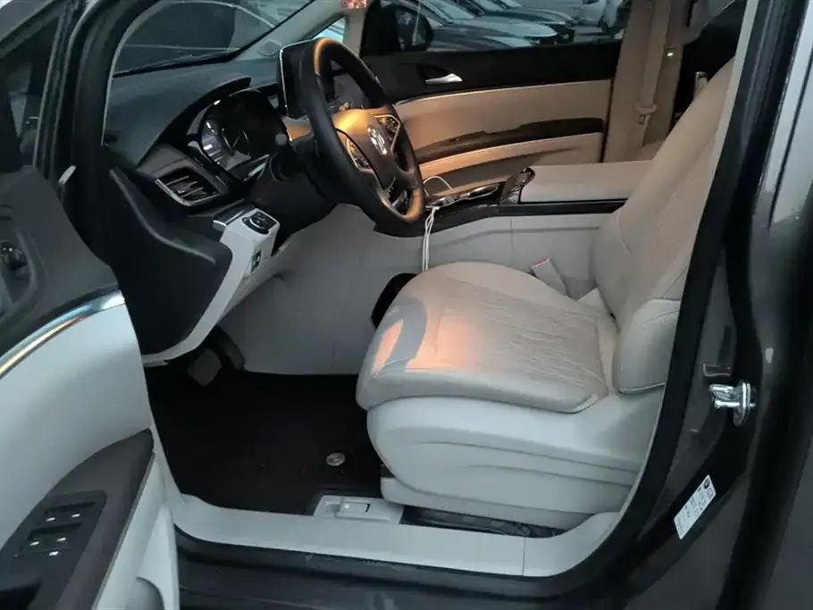 Buick GL8 2025 из CN, фото 8
