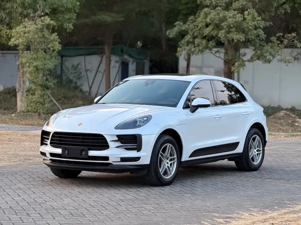 Porsche Macan — фото 1