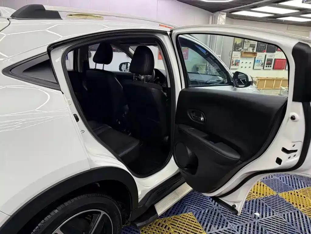 Honda Vezel 2021 из CN, фото 3