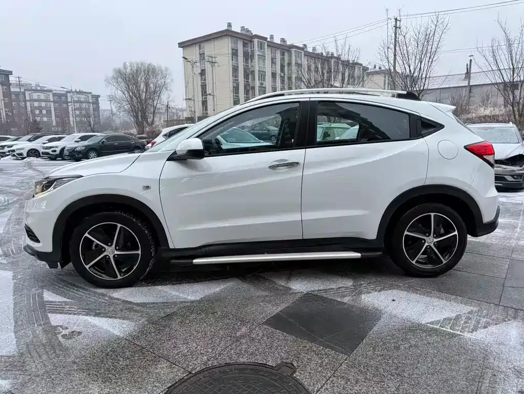 Honda Vezel 2021 из CN, фото 10