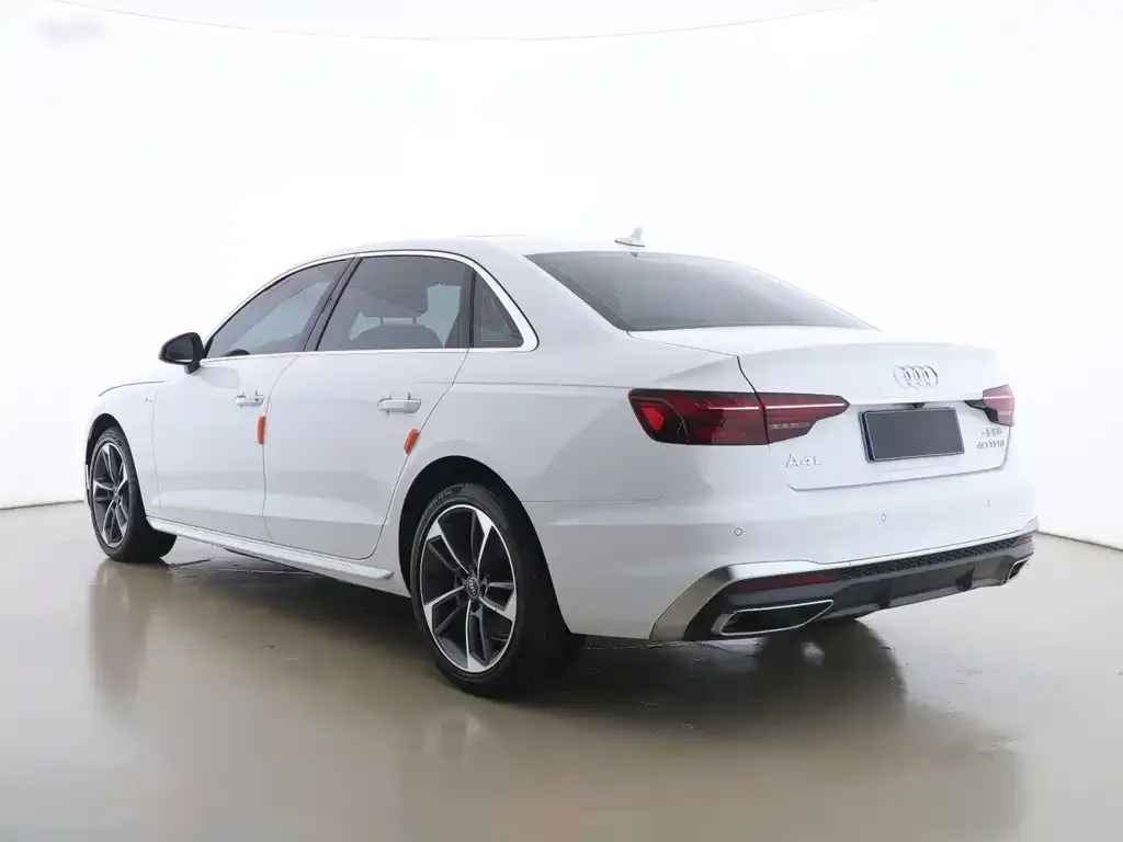 Audi A4L 2023 из CN, фото 8